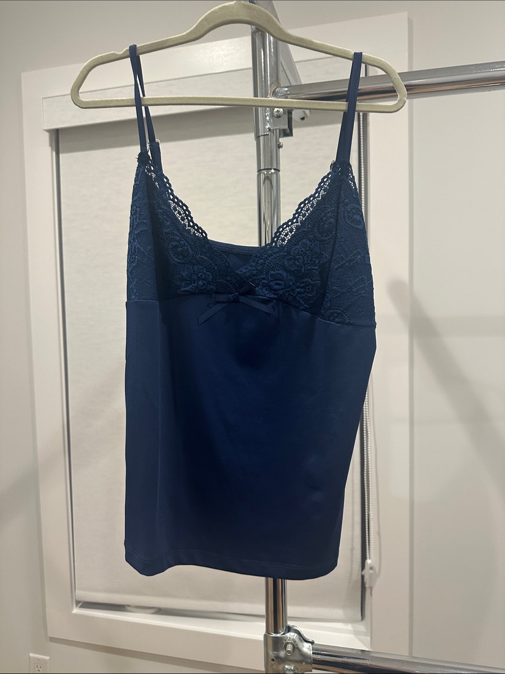 Source Unknown Navy Lace-Trim Camisole with Bow
